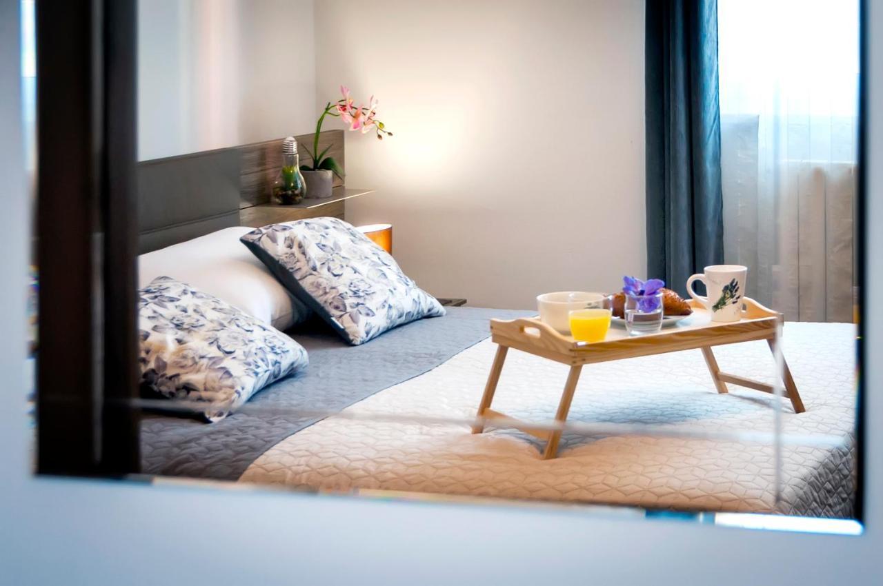 Apartment & Rooms Graciela Ровин Екстериор снимка