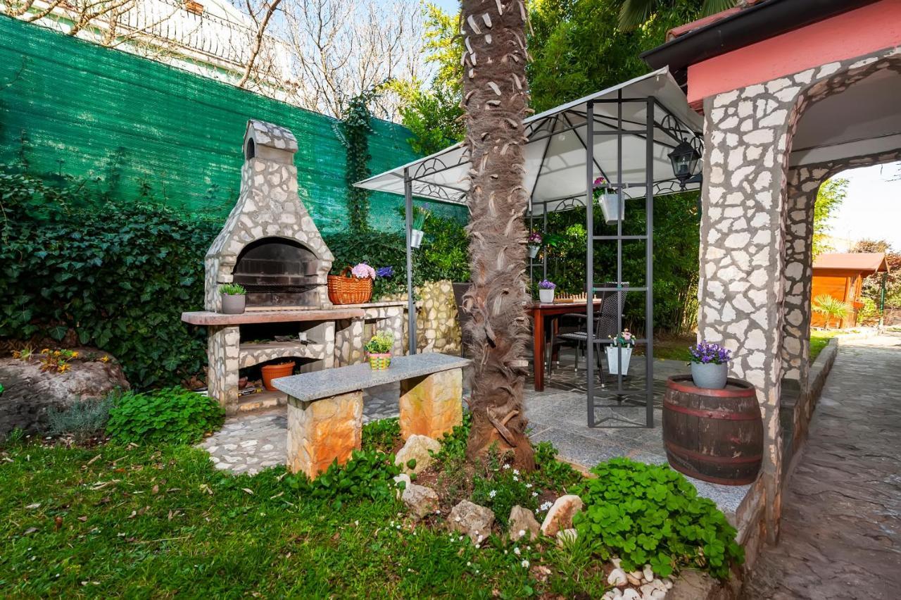 Apartment & Rooms Graciela Ровин Екстериор снимка